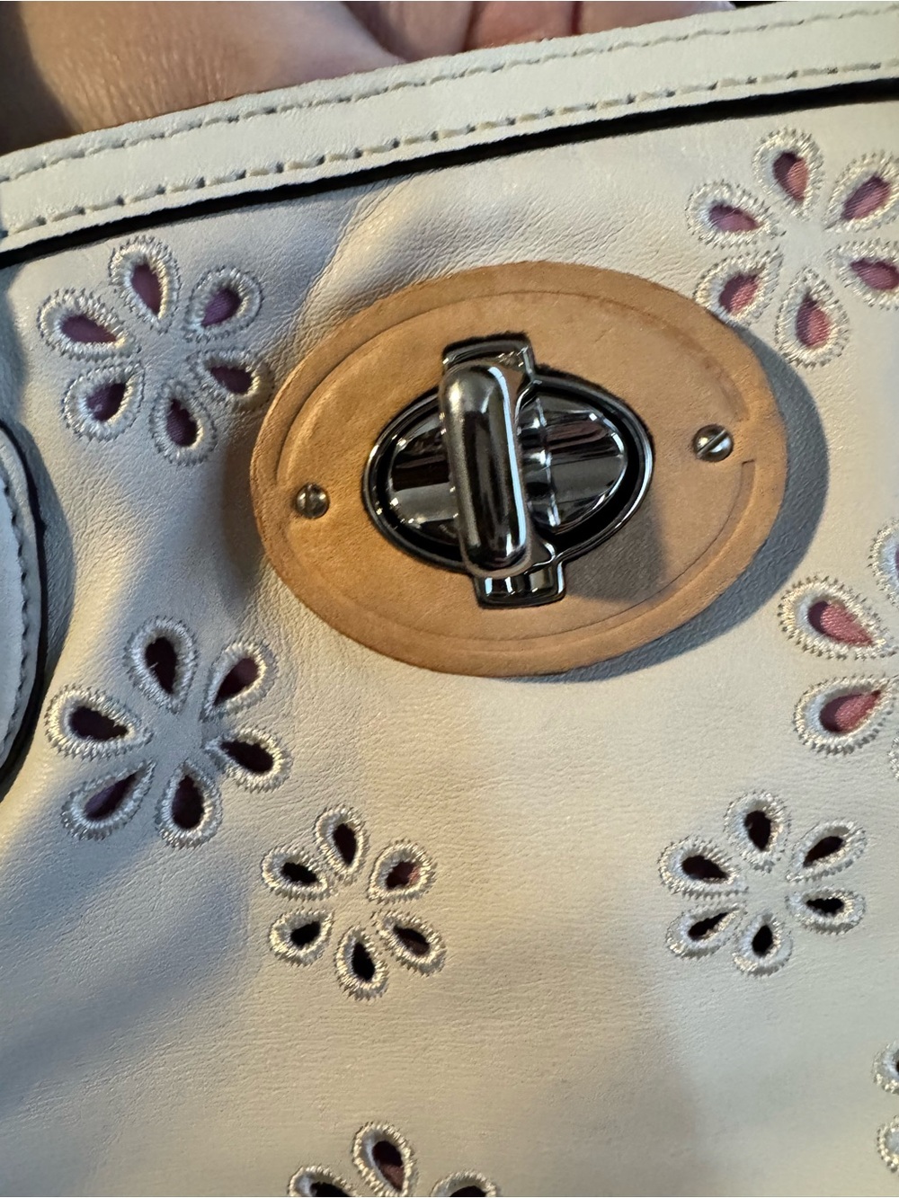 Coach Poppy Eyelet fold over shoulder / crossbody OBO - Picture 8 of 8